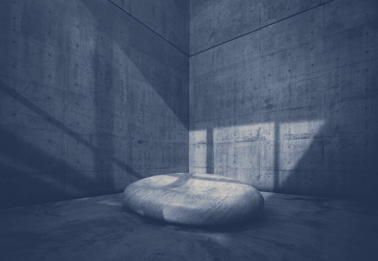 Interior de concreto con luz natural